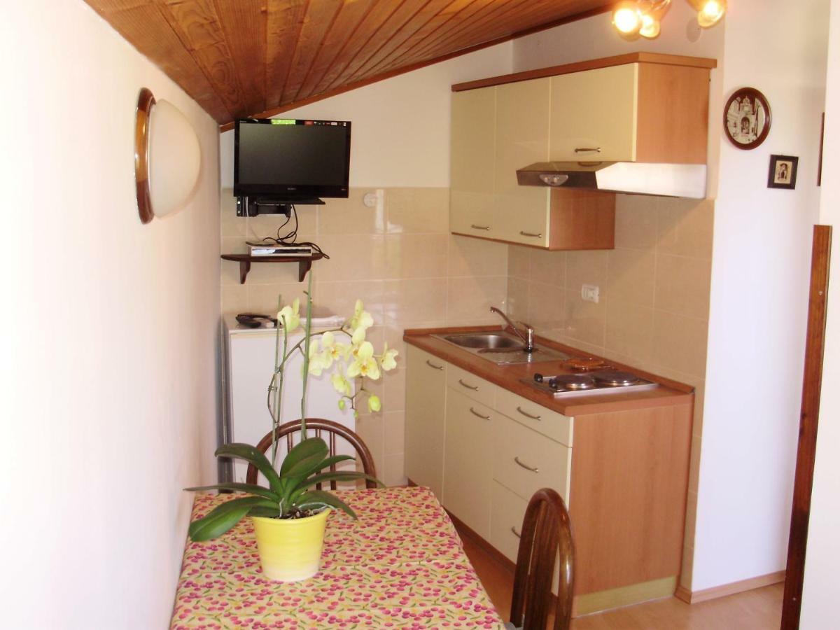 Alida & Near The Sea Apartman *